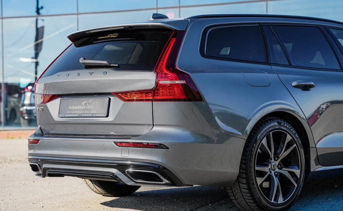 Volvo V60 cena 98900 przebieg: 157000, rok produkcji 2019 z Zalewo małe 781